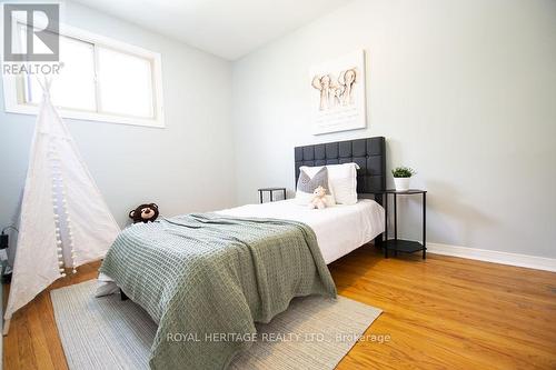 824 Florell Drive, Oshawa (Donevan), ON - Indoor Photo Showing Bedroom