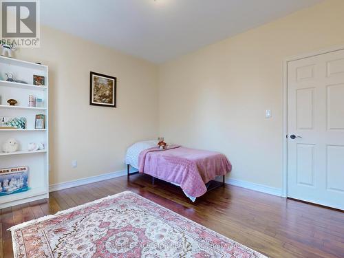 6 Dietzman Court, Richmond Hill, ON - Indoor Photo Showing Bedroom