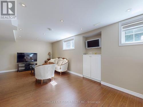 6 Dietzman Court, Richmond Hill, ON - Indoor