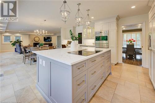 587 Manorwood Court, Waterloo, ON - Indoor Photo Showing Kitchen With Upgraded Kitchen