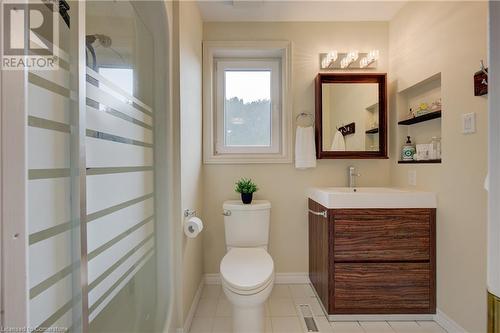 587 Manorwood Court, Waterloo, ON - Indoor Photo Showing Bathroom