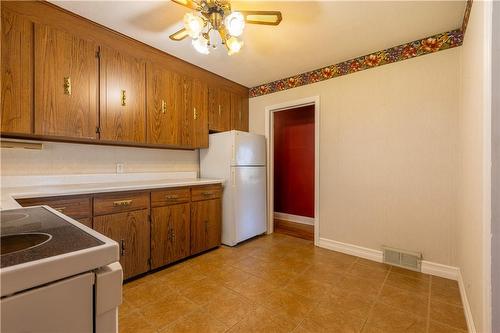 74 Beamer Avenue, St. Catharines, ON - Indoor Photo Showing Kitchen