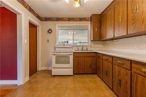 74 Beamer Avenue, St. Catharines, ON - Indoor Photo Showing Kitchen With Double Sink