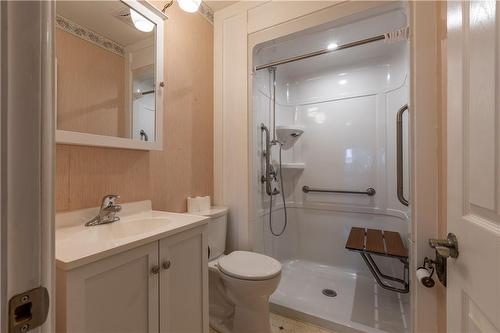 74 Beamer Avenue, St. Catharines, ON - Indoor Photo Showing Bathroom