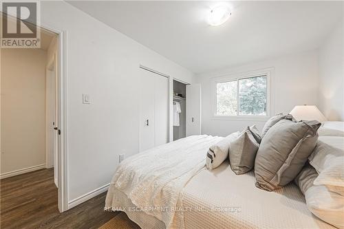 75 Graystone Drive, Hamilton, ON - Indoor Photo Showing Bedroom