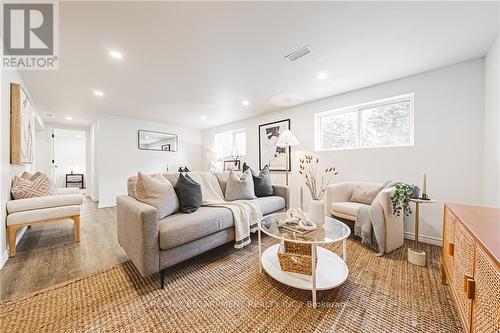 75 Graystone Drive, Hamilton, ON - Indoor Photo Showing Living Room