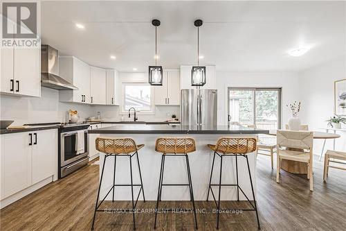 75 Graystone Drive, Hamilton (Gilkson), ON - Indoor Photo Showing Kitchen With Upgraded Kitchen