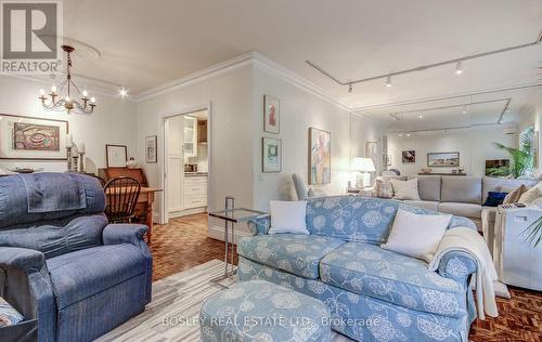 825 - 21 Dale Avenue, Toronto (Rosedale-Moore Park), ON - Indoor Photo Showing Living Room