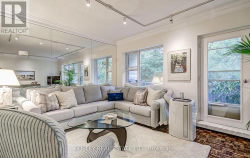 825 - 21 Dale Avenue, Toronto (Rosedale-Moore Park), ON - Indoor Photo Showing Living Room