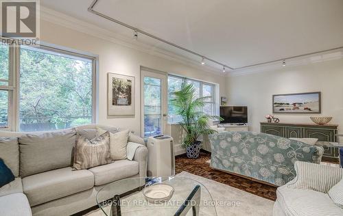 825 - 21 Dale Avenue, Toronto (Rosedale-Moore Park), ON - Indoor Photo Showing Living Room