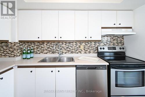 1604 - 3233 Eglinton Avenue, Toronto (Scarborough Village), ON - Indoor Photo Showing Kitchen With Double Sink