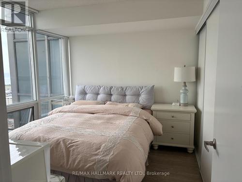 4012 - 11 Brunel Court, Toronto (Waterfront Communities), ON - Indoor Photo Showing Bedroom