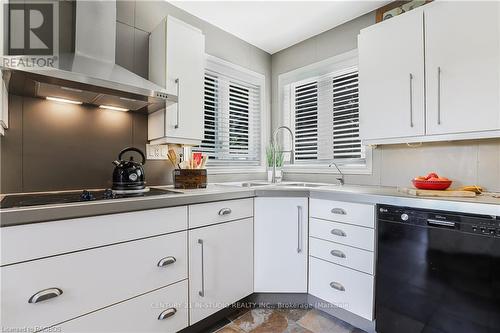 407047 Grey Road 4, Grey Highlands, ON - Indoor Photo Showing Kitchen