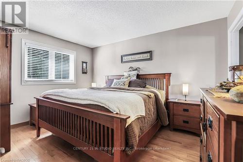 407047 Grey Road 4, Grey Highlands, ON - Indoor Photo Showing Bedroom