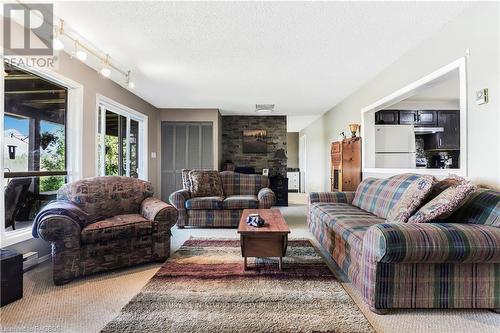 407047 Grey Road 4, Grey Highlands, ON - Indoor Photo Showing Living Room