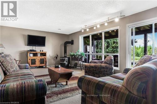 407047 Grey Road 4, Grey Highlands, ON - Indoor Photo Showing Other Room