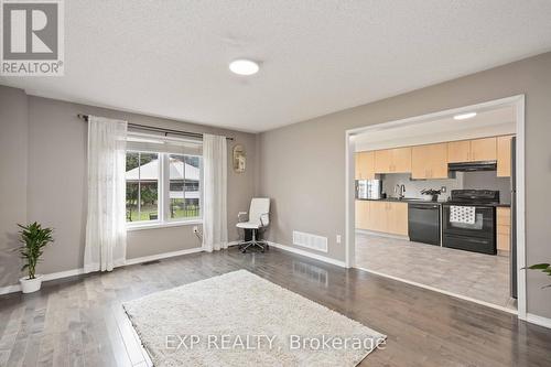 209 Norland Circle, Oshawa (Windfields), ON - Indoor