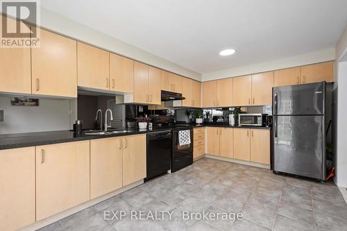 209 Norland Circle, Oshawa (Windfields), ON - Indoor Photo Showing Kitchen