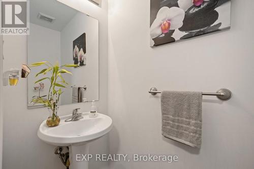 209 Norland Circle, Oshawa (Windfields), ON - Indoor Photo Showing Bathroom