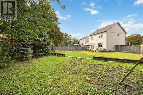 209 Norland Circle, Oshawa (Windfields), ON - Outdoor With Backyard