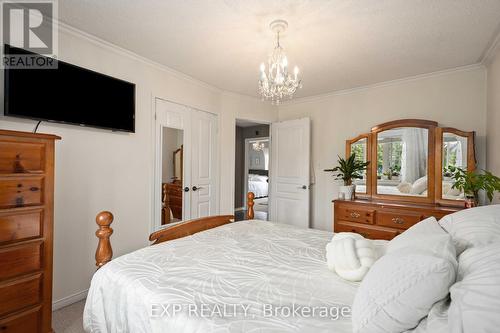 209 Norland Circle, Oshawa (Windfields), ON - Indoor Photo Showing Bedroom