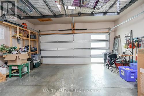 67 Shaw Boulevard, Central Elgin (Lynhurst), ON - Indoor Photo Showing Garage