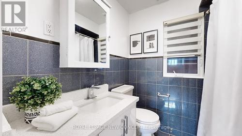 581 Oakwood Avenue, Toronto (Oakwood Village), ON - Indoor Photo Showing Bathroom