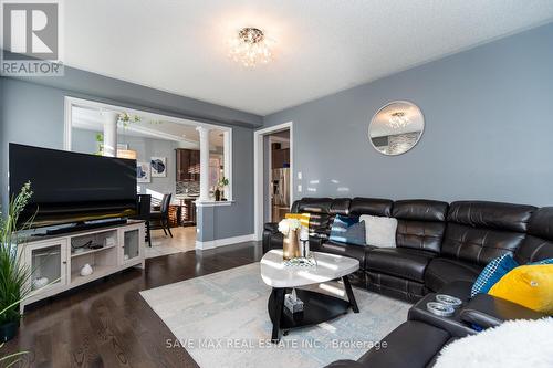 12 Lisson Crescent, Brampton (Credit Valley), ON - Indoor Photo Showing Living Room