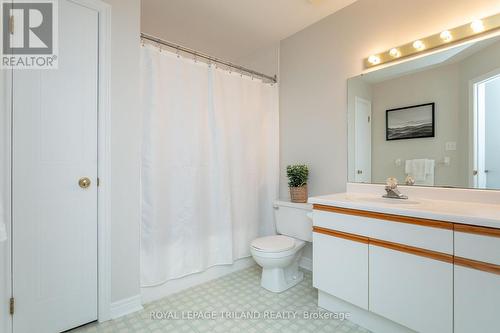 10 - 10 Rossmore Court, London, ON - Indoor Photo Showing Bathroom