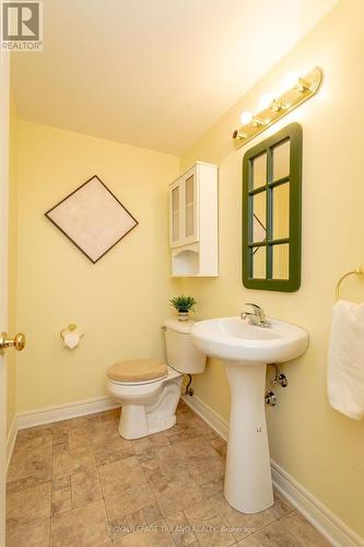 10 - 10 Rossmore Court, London, ON - Indoor Photo Showing Bathroom