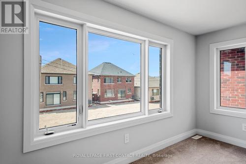 25 Corley Street, Kawartha Lakes (Lindsay), ON - Indoor Photo Showing Other Room