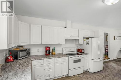 73 Carrying Place Rd Unit #3, Quinte West, ON - Indoor Photo Showing Kitchen