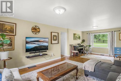 73 Carrying Place Rd Unit #3, Quinte West, ON - Indoor Photo Showing Living Room