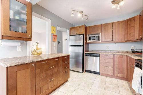 665 Francis Road Unit# 2, Burlington, ON - Indoor Photo Showing Kitchen