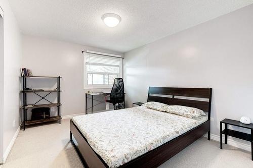 665 Francis Road Unit# 2, Burlington, ON - Indoor Photo Showing Bedroom