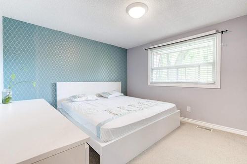 665 Francis Road Unit# 2, Burlington, ON - Indoor Photo Showing Bedroom