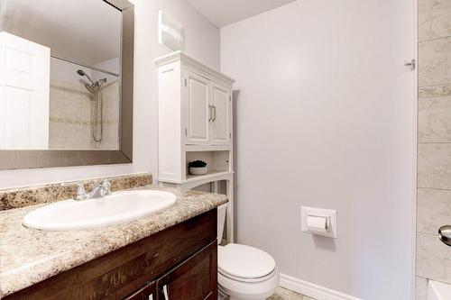 665 Francis Road Unit# 2, Burlington, ON - Indoor Photo Showing Bathroom