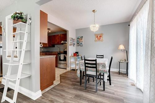 665 Francis Road Unit# 2, Burlington, ON - Indoor Photo Showing Dining Room