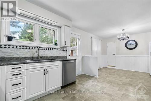 4257 Appleton Side Road, Mississippi Mills, ON - Indoor Photo Showing Kitchen