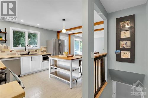 983 Arkell Street, Ottawa, ON - Indoor Photo Showing Kitchen With Upgraded Kitchen