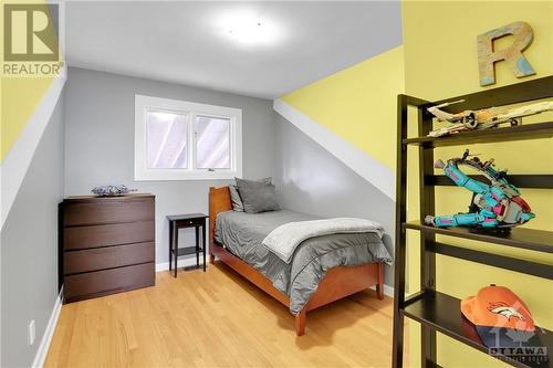 983 Arkell Street, Ottawa, ON - Indoor Photo Showing Bedroom