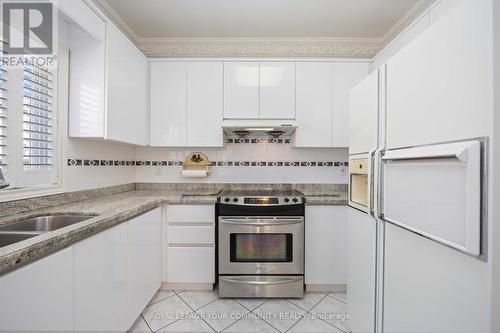 36 Oakdale Road, Vaughan (Maple), ON - Indoor Photo Showing Kitchen With Double Sink