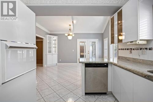 36 Oakdale Road, Vaughan (Maple), ON - Indoor Photo Showing Kitchen