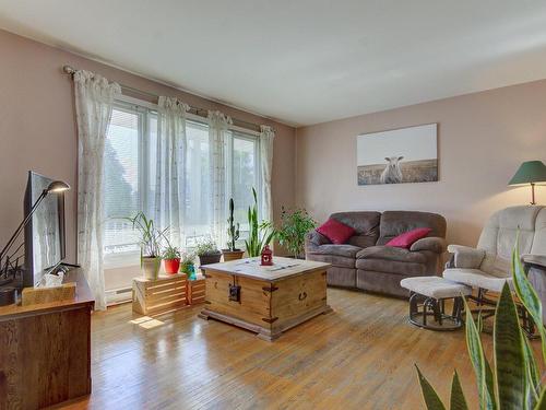 Living room - 1610 Rue De Verviers, Laval (Chomedey), QC - Indoor Photo Showing Living Room