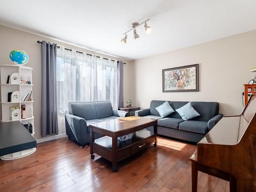 Salon - 94 Rue Du Christ-Roi, Beloeil, QC - Indoor Photo Showing Living Room