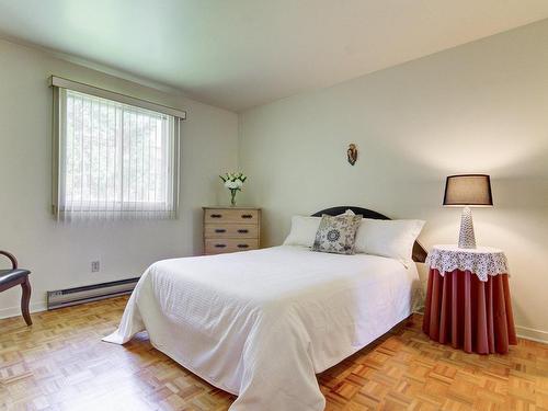 Chambre Ã Â coucher - 409 Rue St-André, Laval (Pont-Viau), QC - Indoor Photo Showing Bedroom