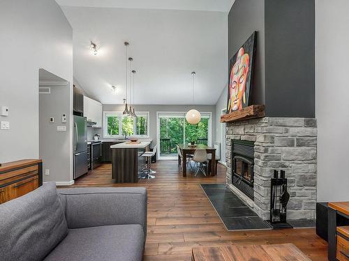 Salon - 18 Ch. Des Orioles, Sainte-Anne-Des-Lacs, QC - Indoor Photo Showing Living Room With Fireplace