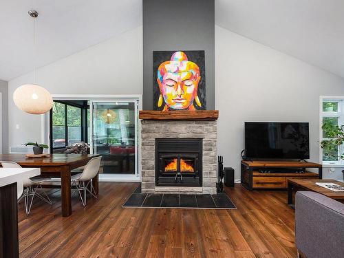 Salon - 18 Ch. Des Orioles, Sainte-Anne-Des-Lacs, QC - Indoor Photo Showing Living Room With Fireplace