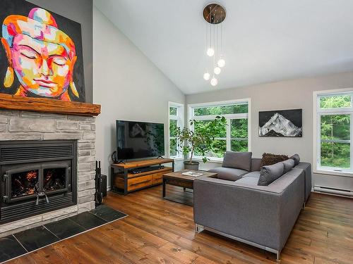 Salon - 18 Ch. Des Orioles, Sainte-Anne-Des-Lacs, QC - Indoor Photo Showing Living Room With Fireplace