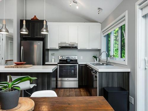 Cuisine - 18 Ch. Des Orioles, Sainte-Anne-Des-Lacs, QC - Indoor Photo Showing Kitchen With Upgraded Kitchen